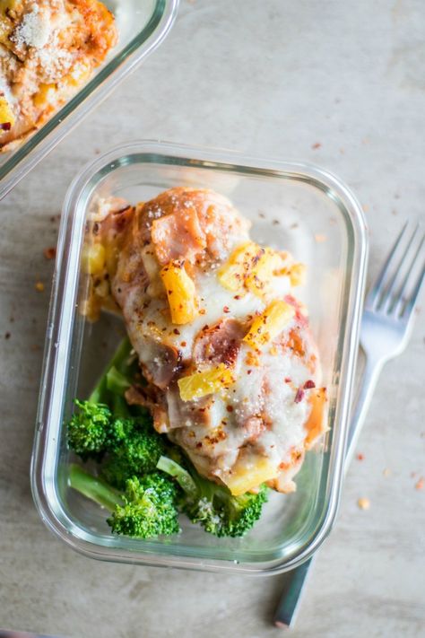 Hawaiian Pizza Chicken Meal Prep Preppy Meals, Ham And Pineapple, Easy High Protein Meals, Pizza Chicken, Meal Prep On Fleek, High Protein Meal, High Protein Meal Prep, Protein Meal, Chicken Meal Prep