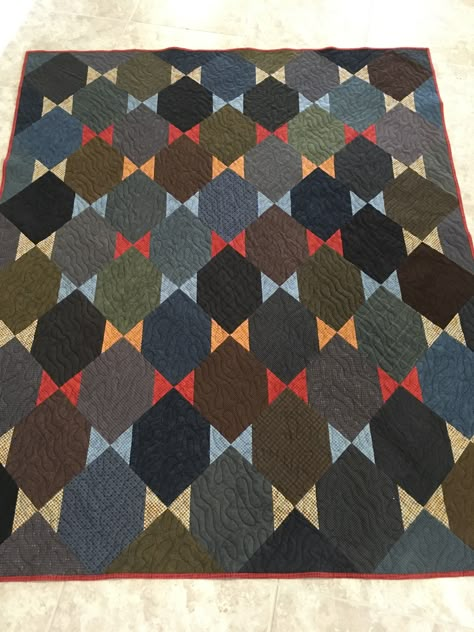 Dark Background Quilts, Masculine Quilts Ideas, Dark Quilt, Solid Fabric Quilts, Charm Square Quilt, Quilt Modernen, Homemade Quilts, Flannel Quilts, Scrappy Quilt Patterns