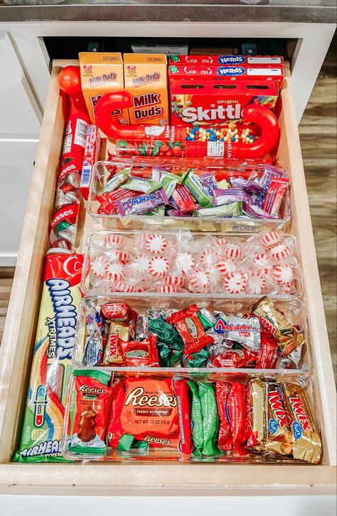 Candy drawer organization 😍 Secret Food Stash In Bedroom, Aesthetic Snack Drawer, Snack Stash In Bedroom Aesthetic, Snack Organization Ideas Bedroom, Nightstand Snack Drawer, Snack Drawer Organization Bedroom, Preppy Candy Bar, Desk Snacks Drawer, Bedroom Snack Drawer