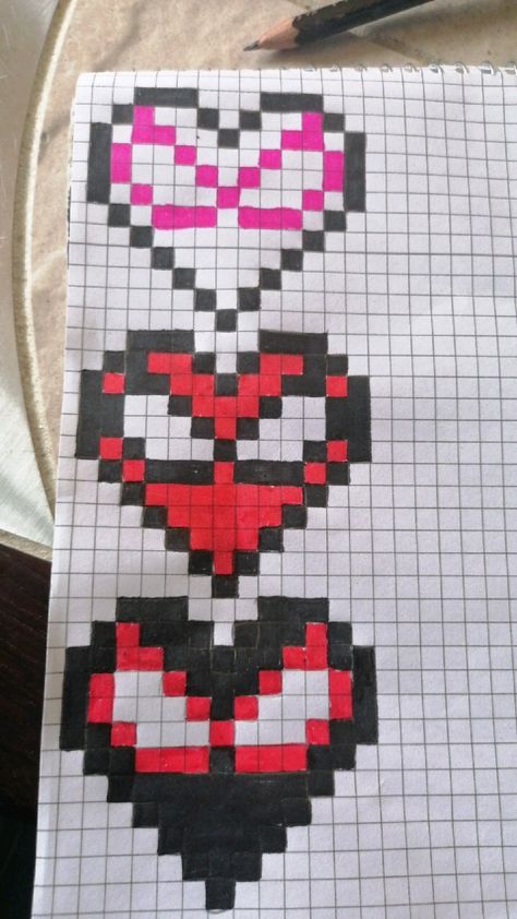 Drawing Ideas On Graph Paper, Things To Make Out Of Perler Beads, Pixel Art Drawings Ideas, Pixelated Drawings, Things To Draw On Graph Paper, Pixel Art Inspiration, Square Paper Drawing, Pixel Art Paper, Grunge Pixel Art