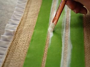 Burlap Table Runner Diy, Rainbow Furniture, Painted Burlap, Burlap Runners, Table Runner Diy, Painting Burlap, Burlap Table, Holiday Table Runner, Diy Burlap