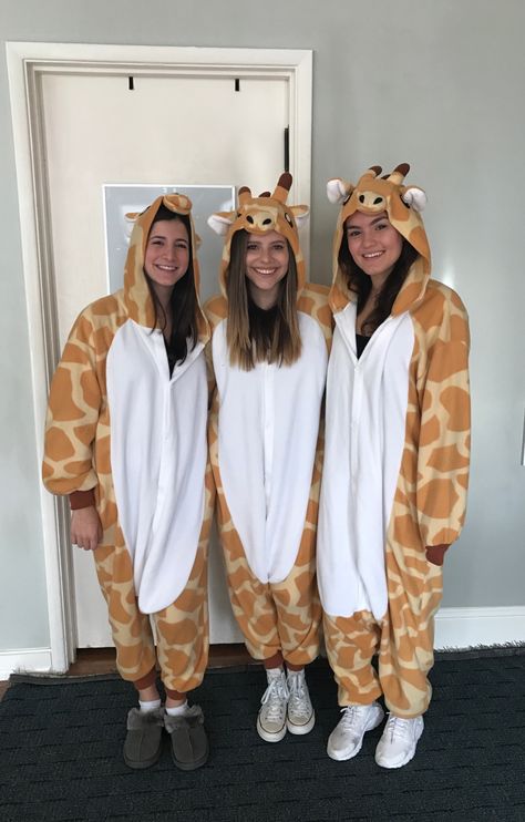 Pjs Halloween Costume, Trio Onsie Ideas, Onsie Halloween Costume Trio, Halloween Costumes Duo Onesies, Halloween Ideas For 3 People, Onesie Halloween Costumes Group, Onsies Ideas Girl Halloween Teen, Onesie Halloween Costumes Trio, Halloween Onsies Costumes