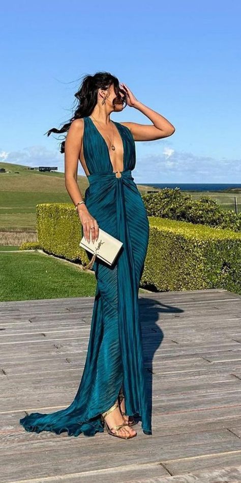 Chic Summer Wedding Guest Dresses ★ #bridalgown #weddingdress Dubai Fashion Women, Wedding Guest Dresses Summer, Destination Wedding Guest Dress, Short Wedding Guest Dresses, Stunning Wedding Guest Dresses, Summer Wedding Guest Dresses, Wedding Guest Dresses Long, White Runway, Beach Wedding Guest Dress