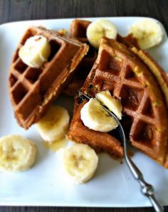 Pin for Later: 9 Healthy Waffles to Jump-Start Your Morning Oatmeal Pumpkin Waffles Aip Waffles, Aip Baking, Healthy Pumpkin Dessert, Oatmeal Pumpkin, Oatmeal Waffles, Healthy Waffles, Healthy Pumpkin Pies, Potato Waffles, Sweet Potato Waffles