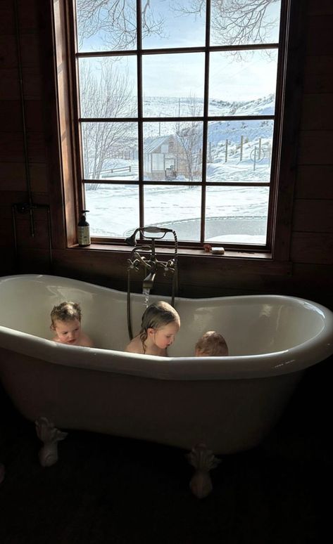 Vintage Homestead Aesthetic, Farm Family Aesthetic, Ballerina Farm Aesthetic, Old Country Aesthetic, Ballerina Farms, Old Farmhouse Aesthetic, Ballerina Farm, Traditional Lifestyle, Dream Bathtub