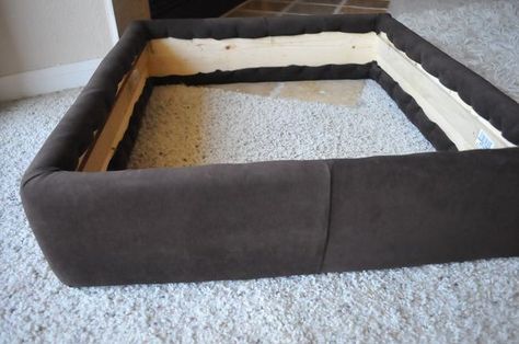 Diy Dog Bed, Door Diy, Exotic Pets, Next Door, Dog Bed, I Saw, Woodworking Projects, Decorative Tray, Woodworking