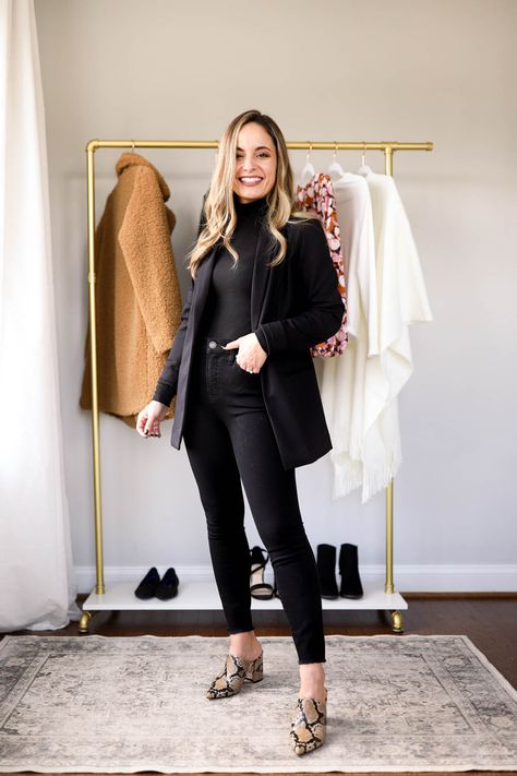 7 Ways to Wear Black Jeans - Pumps & Push Ups Petite Fashion Winter, Women's Work Outfits, White Jeans Women, Women Jean Shorts, All Black Outfit For Work, Jeans Outfit For Work, Jean Shorts Women, Black Blazer Outfit, Black Jeans Women