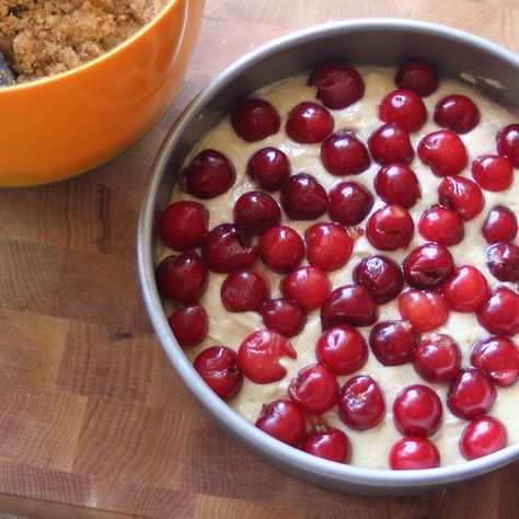 Sour Cherry Cake Recipe, Sour Cherry Cake, Sour Cherry Recipes, Cherry Coffee Cake, Cherry Cake Recipe, Sour Cherries, Cherry Desserts, Torte Cupcake, Cherry Cake