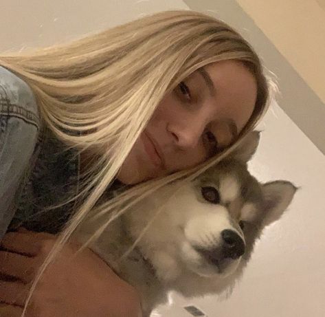 Paige Bueckers Mirror Selfie, Paige Bueckers Icons, Paige Bueckers Rares, Paige Bueckers Girlfriend Material, Paige Bueckers Wallpaper, Paige Buckers, Paige Buekers, Pagie Bueckers, Uconn Basketball