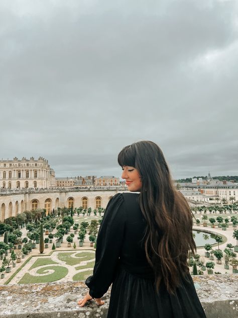 Palace Of Versailles Poses, Palace Of Versailles Photoshoot, Versailles Palace Photo Ideas, Versailles Instagram Pictures, Versailles Picture Ideas, Versailles Photo Ideas, Palace Photo Ideas, Paris Inspo Pics, Versailles Outfit