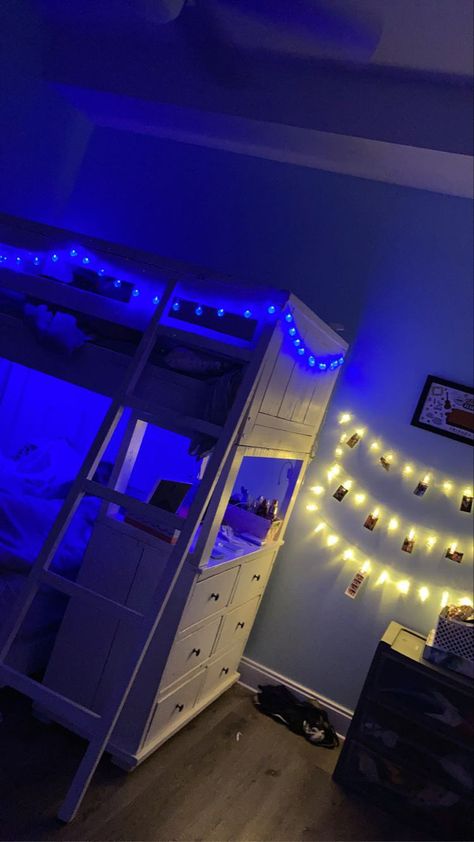 Led Lights Bunk Bed, Aesthetic Bunk Bed Ideas, Bunk Bed Decorating Ideas Lights, Room Ideas With Bunk Beds, Aesthetic Bunk Bed, Bunk Bed Decor, Bunk Bed Decorating Ideas, Led Lighting Bedroom, Makeover Bedroom