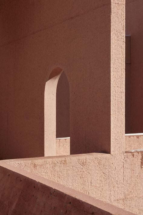 IM Pei's Mesa Lab captured in new photographs Concrete Effect Paint, Mesa Verde National Park, Terracotta Color, Pritzker Prize, Cement Wall, Prize Winning, Deco Boheme, Picture Windows, Minimalist Architecture