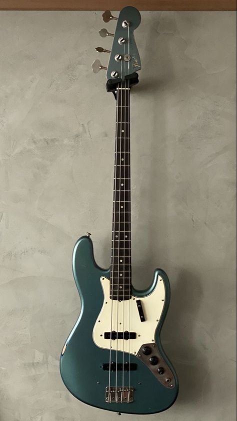 Fender Jazz Bass Guitar, I Love Bass, Pretty Guitars, Fender Jazz, Fender Jazz Bass, Electric Guitar Design, Guitar Obsession, Cool Electric Guitars, Electric Bass Guitar