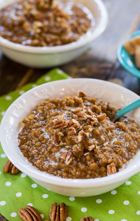 Gingerbread Oatmeal, Light Eating, Holiday Flavors, Spicy Southern Kitchen, Steel Cut Oatmeal, Breakfast Lovers, Southern Kitchen, Oatmeal Recipe, Ginger Recipes