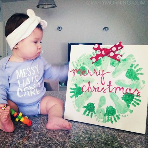 Handprint/Footprint Christmas Wreath Craft - Crafty Morning Baby Christmas Crafts, Christmas Wreath Craft, Crafty Morning, Footprint Crafts, Handprint Crafts, Daycare Crafts, Holiday Baby, Toddler Christmas, Play Ideas