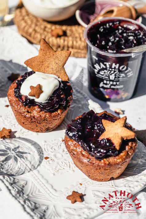 Christmas cakes but make them afternoon treat-sized. Find the recipe for Mini Berry Fruit Mince Cakes on Anathoth.co.nz Vegan Pies Recipes, Vegan Apple Pie, Fruit Pies, Vegan Pie, Pastry Pie, Xmas 2024, Sleepover Food, Berry Fruit, Christmas Cakes