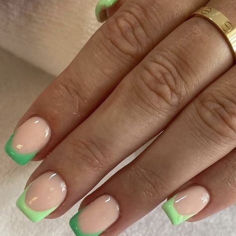 Pastel French Tips Square, Cute Basic Nail Ideas Short, Mint Green French Tip Nails Short, Pastel Green French Tip Nails, Green Tipped Nails, Green French Tip Nails Short, Mint French Nails, Green French Tip Nails Square, Green French Tips Nails