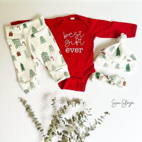 Newborn Christmas Outfit, Baby Coming Home Outfit, Neutral Christmas, Newborn Christmas, Outfit Christmas, Christmas Clothes, Red Bodysuit, Baby Christmas Outfit, Baby Christmas