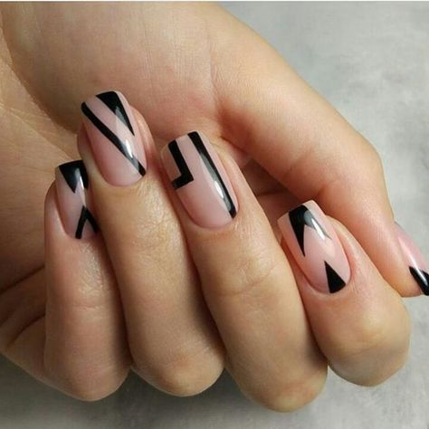 Crackle Nail Polish, Crackle Nails, New Nail Designs, Geometric Nail, Crazy Nails, Black Nail Designs, Trendy Nail Design, Popular Nails, Nail Varnish