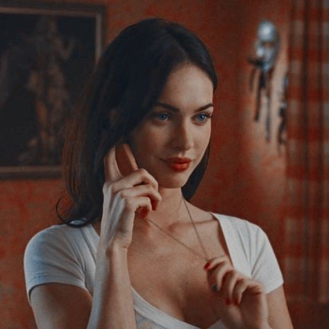 Jennifers Body Megan, I Am A God, Jennifer Check, Megan Denise Fox, Kate Mckinnon, Jennifer's Body, A God, Amanda Seyfried, Beauty Icons