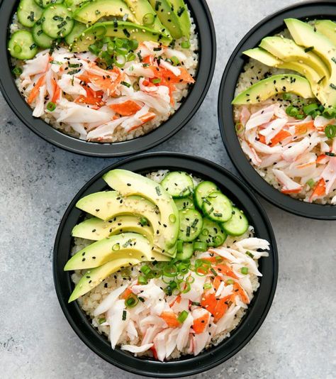 California Sushi Roll Bowls with Cauliflower Rice Meal Prep - Kirbie's Cravings Cauliflower Rice Meal Prep, Rice Meal Prep, Crab Sushi, Spicy Crab, Sushi Bowl, Crab Salad, Sushi Roll, Makanan Diet, Sushi Recipes