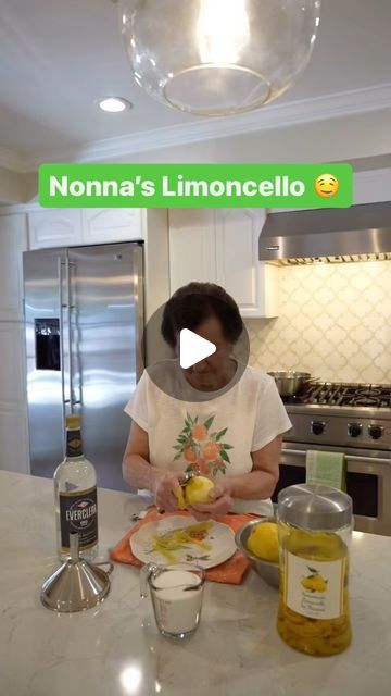 Nonna Gracie on Instagram: "Nonna’s homemade limoncello 🍋🇮🇹 #nonna #homemade #limoncello #italian #trending" Limoncello Gift Ideas, Diy Limoncello Recipe, Homemade Limoncello Recipe, Greek Cocktails, Lemoncello Recipes, Homemade Liqueur Recipes, Limoncello Recipe, Famous Recipes, Easy Recipies