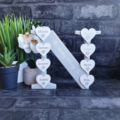 Check out this item in my Etsy shop https://www.etsy.com/uk/listing/1176316848/nana-sign-with-kids-names-nan-gifts Christmas Gifts For Nan, Nan Gifts, Gifts From Grandkids, Grandkids Sign, Shelf Dresser, Nonna Gifts, Gift For Nanny, Nana Christmas Gifts, Gifts From Kids