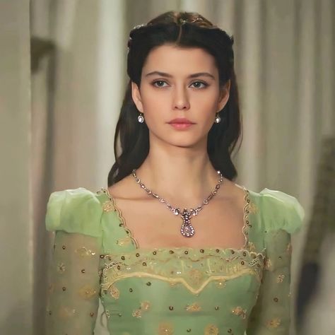 Kosem Sultan Beren Saat, Turkey Drama, Yellow Aesthetic Pastel, Kösem Sultan, Kosem Sultan, Beautiful Haircuts, Fairy Tale Wedding Dress, Royal Outfits, Magnificent Century