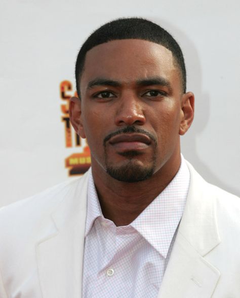 laz alonso - Bing Images Laz Alonso, Black Actors, White Suit, Black Hollywood, Black Man, Black American, Good Looking Men, American Actors, Celebrities Male