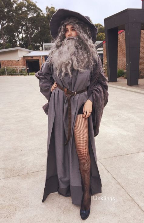 Sexy Gandalf Costume - Neatorama Gandalf Costume, Halloween Costumes Pop Culture, Wizard Costume, Clever Halloween, Clever Halloween Costumes, Baby News, Diy Kostüm, Unique Halloween Costumes, Scary Halloween Costumes