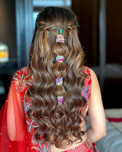 Latest Bridal Look, Mehndi Hairstyles, Pretty Ponytails, Easy Waves, Mehendi Ceremony, Hairstyle Examples, Hair Style Vedio, Instagram Plan, India Wedding