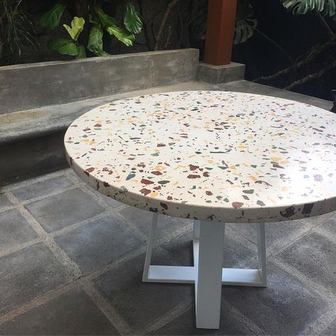 Custom made terrazzo table #terrazzo Table Terrazzo, Terrazzo Table Top, Terrazzo Dining Table, Terrazzo Table, Diy Tables, Colorful Terrazzo, Terrazzo Design, White Terrazzo, Finished Bathrooms