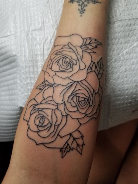 No Shading Tattoo, Tattoos No Shading, Shin Tattoo, Elegant Tattoos, Minimal Tattoo, Pretty Tattoos, Rose Tattoo, Thigh Tattoo, Diy Creative