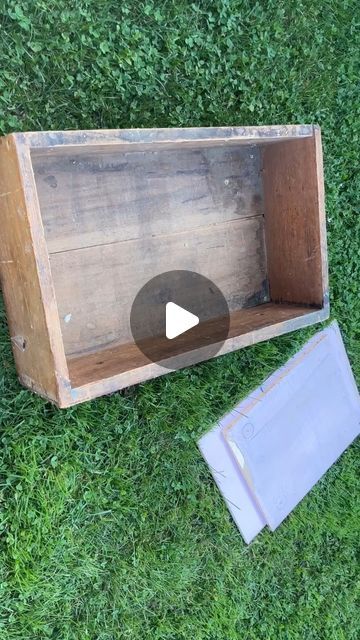 Deidre Serious Thrifter on Instagram: "Turning Trash into Treasure: Upcycled Dresser Drawer to Bookshelf 📚♻️ Don't underestimate the potential in what others might call junk! Discover the magic of creative upcycling in this transformation. #UpcycledFurniture #DIYBookshelf #trashtotreasure" Dresser Drawer Bookshelf, Upcycle Drawers Diy, Old Drawers Repurposed, Old Drawer Ideas, Dresser Drawers Repurposed, Upcycle Bookshelf, Drawers Repurposed Diy, Repurpose Drawers, Upcycle Drawers