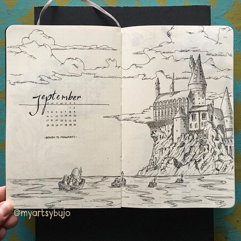 When you're wanting to add some magic to your bullet journal, there's no surer bet than diving into the Harry Potter universe for inspiration. Harry Potter was a staple for me growing up, and it continues to be a source of nostalgia, comfort, and imagination well into adulthood. I know I'm not alone there. It's no surprise that there are so many fantastical Harry Potter bullet journal themes out there! Here are some of my absolute favorites. #harrypotterbulletjournal #harrypotterbujo Harry Potter Bullet Journal, Journal D'inspiration, Harry Potter Journal, 달력 디자인, 동화 삽화, Theme Harry Potter, Bullet Journal Notebook, Bullet Journal Themes, Desenho Tattoo