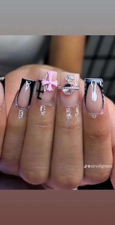 There's a new beauty trend taking over Instagram and it's absolutely stunning. Say hello to "quartz nails". Medium Length Nail Designs, B Day Nails, Quartz Nail, Overlay Nails, Brown Acrylic Nails, Acrylic Nail Set, Hard Nails, French Tip Acrylic Nails, Colored Acrylic Nails