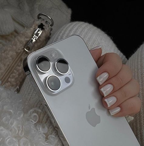 Giveaway Gifts, Iphone Obsession, Pretty Iphone Cases, Pretty Phone Cases, Apple Phone Case, Pink Girly Things, White Iphone, Apple Phone, Free Iphone