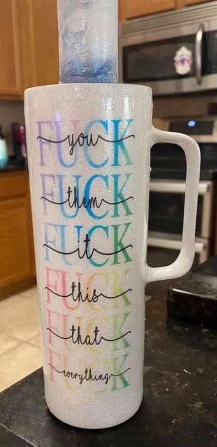 Tall Tumbler Ideas, Cricut Yeti Cup Designs Vinyl, Tumblr Cup Ideas For Women, Tumbler Cups Storage, Vegas Tumbler Ideas, Best Selling Tumblers, Epoxy Cups Ideas Funny, Tumblr Cups Ideas, Tumbler Cup Saying Ideas