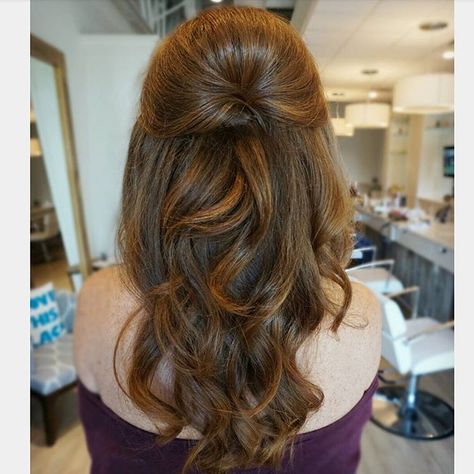 Love half-up hair with plenty of volume. By Sarah at The Blowout Bar in Columbus, Ohio. Pageant Hair, Mother Of The Bride Hair, Prom Hairstyles For Long Hair, Blowout Hair, Wedding Hairstyles Half Up Half Down, Blow Out, Half Up Hair, Long Hairstyles, Wedding Hair And Makeup