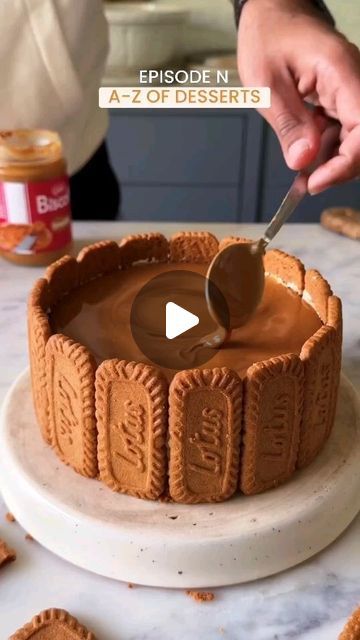 Desserts & Bakery on Instagram: "Cheesecake💁🏻‍♂️ Kickstart your week with the irresistible charm of Biscoff with this fuss-free, 5-ingredient recipe and redefine indulgence with every spoonful of this heavenly treat❤️🤌🏻  By:-@shivesh17" Lindt Cheesecake Recipes, Desserts With Lotus Biscoff, No Bake Lotus Biscoff Cheesecake, Lotus Cake Recipe, Biscoff Cheesecake Recipes, Biscoff Desserts, Lotus Recipe, Desserts Bakery, Lotus Biscoff Cheesecake