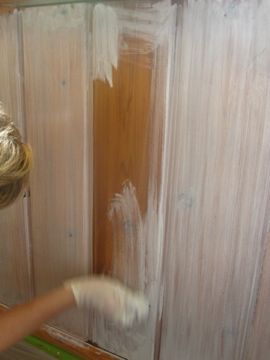 Whitewash Paneling, Whitewash Knotty Pine Walls, White Washed Wood Paneling, Wood Paneling Update, Wood Paneling Makeover, Knotty Pine Paneling, Knotty Pine Walls, White Washed Pine, Paneling Makeover