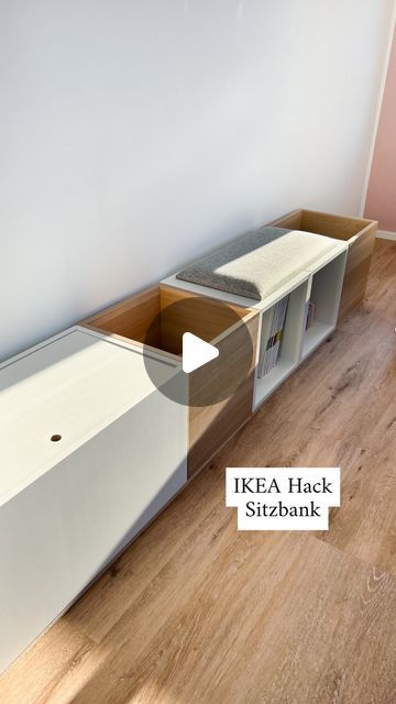 3.2M views · 45K likes | Rosemarie Thiedmann on Instagram: "IKEA HACK - EKET - (Part 1)☺️: Was man nicht alles mit den EKET Würfeln machen kann. Dadurch das alle Seiten gleich lang sind, gibt es unendlich viele Möglichkeiten. Zudem wusste ich gar nicht, dass man die Würfel gar nicht schrauben muss. Nur stecken! Megaaaa!   Für die Sitzbank braucht Ihr:  - EKET Regale 35x35x35 cm - für die Truhe 1 Element 70x35x35 cm mit Tür - Verbindungsstücke/ Schrauben um die Elemente zu verbinden  - 1 x Polsterpaneel Mollis (Hornbach)  - Sockel evtl. hab MDF Platten benutzt als Sockel. Kein Muss, sieht aber ein Tick besser aus, als würde das Möbel zusammengehören 😉  Viel Spaß beim Nachmachen ☺️  Übrigens folgt bald Part II von dem EKET Möbel…seid gespannt…wird was ganz anderes 😉.  #ikeahack  #ikeadiy Ikea Hack Bench, Ikea Hack Storage, Ikea Eket, Ikea Tv, Window Seat Storage, Ikea Hallway, Hacks Ikea, Corridor Design, Ikea Living Room