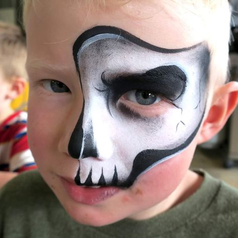 Half Skull Face Paint For Men, Diy Skull Face Paint, Skull Face Paint Tutorial, Boy Halloween Face Paint, Quick Halloween Face Paint, Skeleton Face Paint Kids, Men Face Paint, Halloween Face Paint Scary, Kids Halloween Face