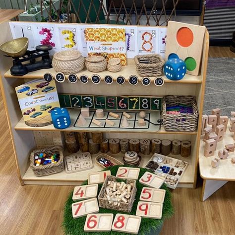 Math Shelf Preschool, Reggio Math Center Preschool, Numeracy Corner Classroom, Maths In The Environment Eyfs, Maths Area Reception, Maths Areas Eyfs, Natural Maths Area Eyfs, Reggio Maths Area, Maths Corner Preschool