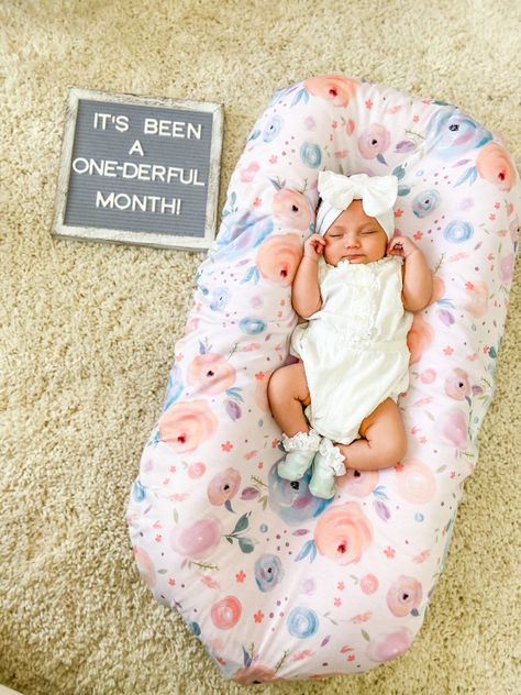 One Month Milestone Picture Ideas, 1 Month Diy Photoshoot, 1 Month Milestone Caption, 1 Month Old Photoshoot Ideas, One Month Old Picture Ideas, One Month Milestones Baby Photos, One Month Milestone Pictures, Monthly Baby Boy Photos, One Month Old Baby Captions