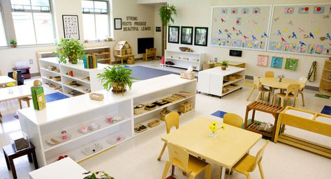 Montessori Children’s House of Valley Forge - Primary Classroom Montessori Classroom Layout, Kindergarten Interior, Classroom Interior, Montessori Lessons, Montessori Room, Toddler Classroom, Classroom Layout, Learning Games For Kids, Valley Forge