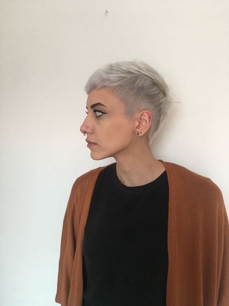 Nonbinary Hair Short, Modern Mohawk, Fade Haircut Women, Short Mohawk, Short Punk Hair, Perfect Blonde Hair, Violet Hair, Edgy Short Hair, Punk Hair