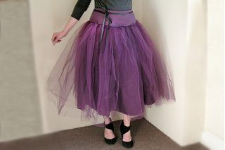 Diy Tutu Skirt Women, Make A Tulle Skirt, How To Make A Tulle Skirt, Plus Size Tutu, Adult Tulle Skirt, Diy Tulle Skirt, Craft For Adults, Diy Tutu Skirt, Tulle Skirt Tutorial