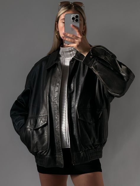 Over Size Black Leather Jacket, Black Leather Coat Aesthetic, Womens Oversized Leather Jacket, Slouchy Leather Jacket, H&m Leather Jacket, Bombers Leather Jacket, Vintage Leather Aesthetic, Stradivarius Leather Jacket, Thick Leather Jacket