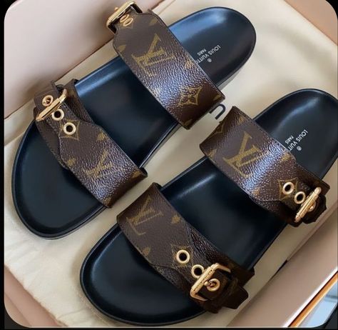 Lv Sandals, Louis Vuitton Slides, Crocs Fashion, Shoes Aesthetic, Pretty Sandals, Aesthetic Luxury, Cute Nike Outfits, Fashion Shoes Heels, Pretty Shoes Sneakers